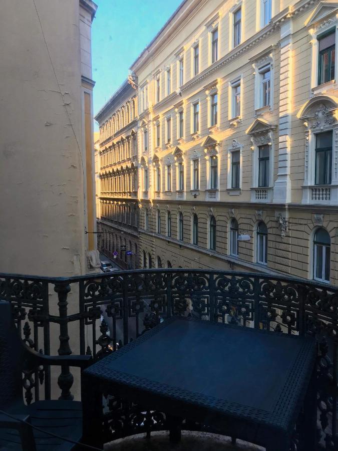 The Heart Of Budapest Hostel Exterior photo